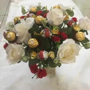 שילוב פרחים ומתוקים
